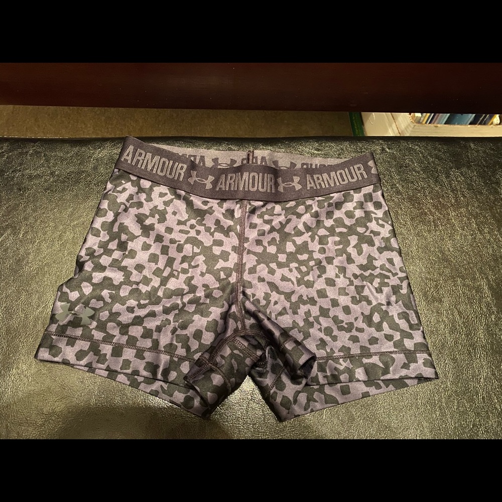 UnderArmour spandex 3” shorts